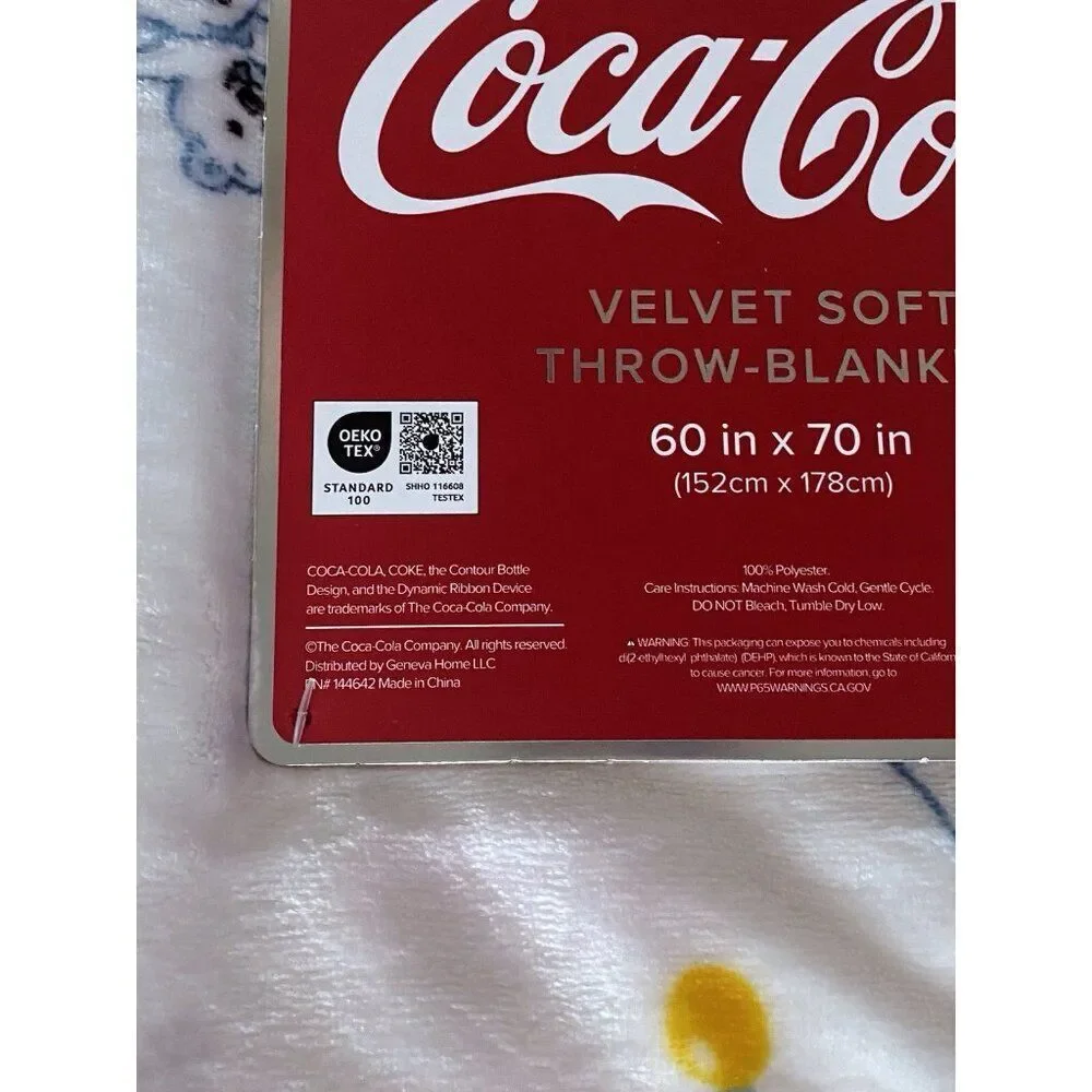 Coca Cola Velvet Soft Throw Blanket 60 X 70”‎ Bears W/Bottle Christmas Tree NEW